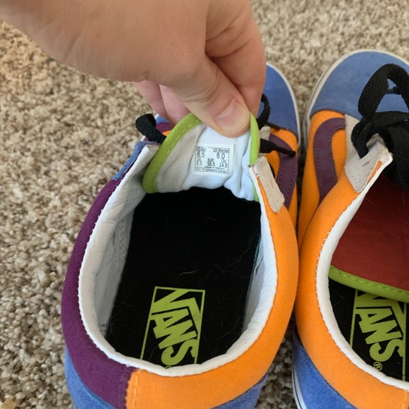 Colored vans - Picture 2 of 5